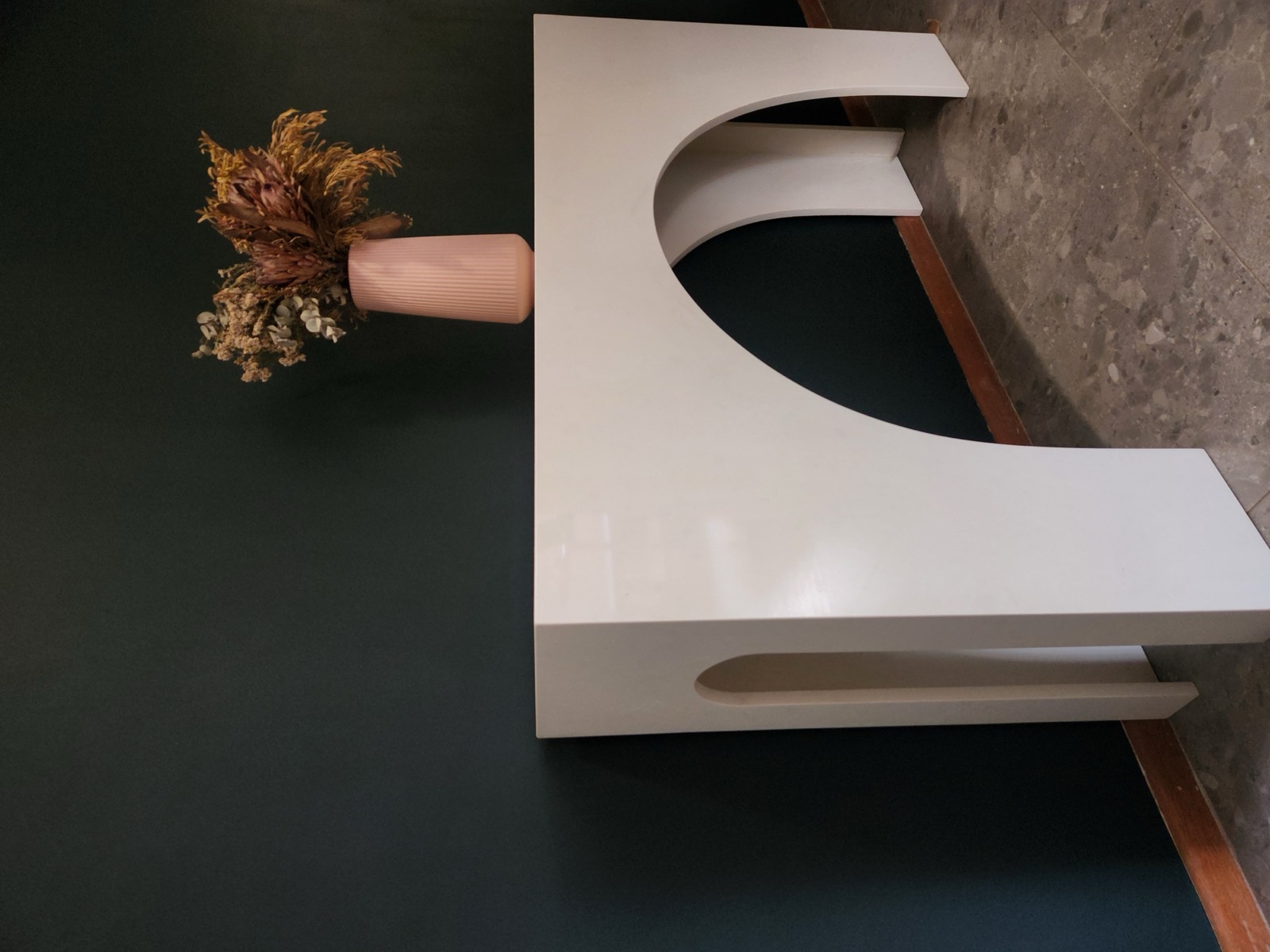 Arched mantel feature