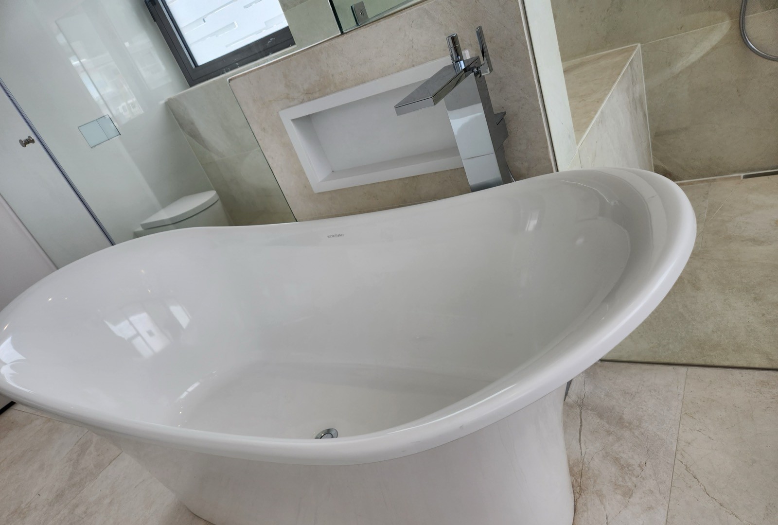 Marble-clad bathroom